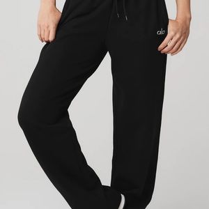 Alo Accolade Straight Leg Sweatpants (NWOT)